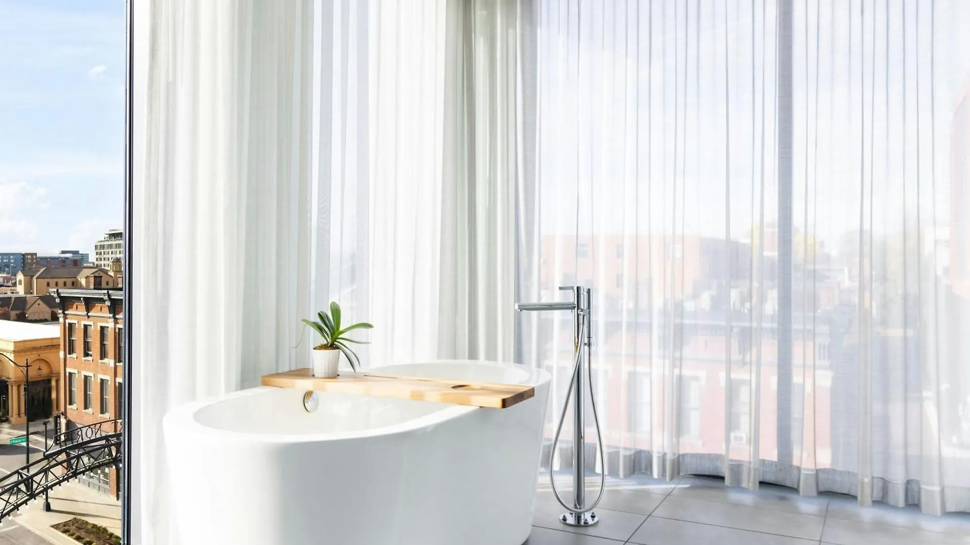 Hotel Le Meridien Columbus, The Joseph